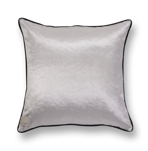 Fine accent pillow - Encounters 3
